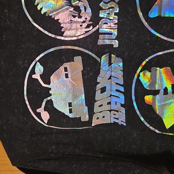 Universal Shirt - Picture 7 of 10